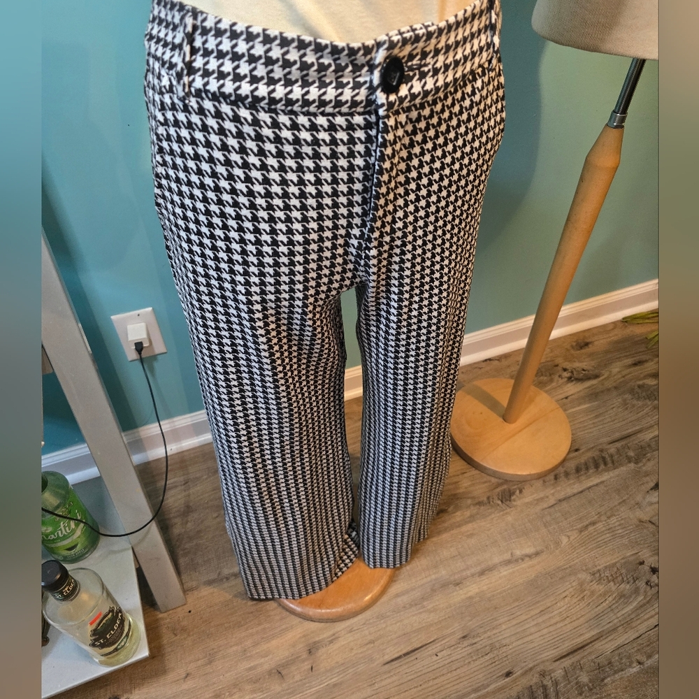 ⚡️Cabi Black and White Houndstooth Wide Leg Pants - Size 8 - Picture 6 of 7